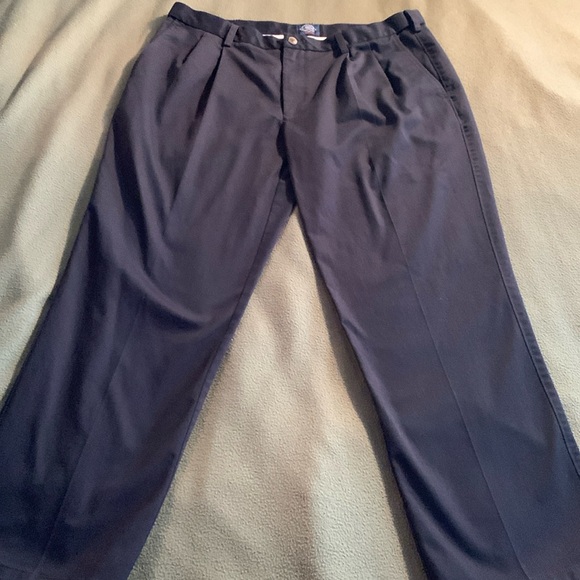 St. John's Bay Other - Men’s St. John Bay iron free black dress pants. Size 38 x 30